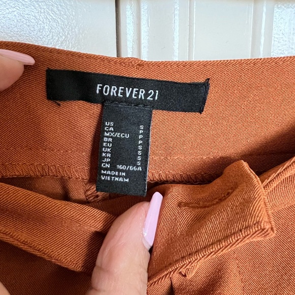 Forever 21 cuffed  pants - Picture 3 of 4